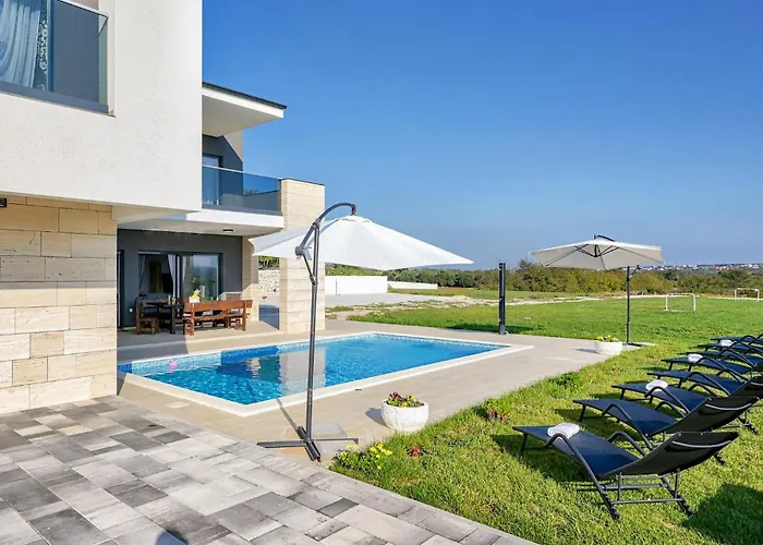 Fa Exclusive بيت للعطل