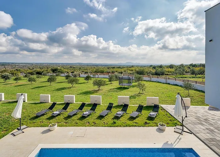 Fa Exclusive بيت للعطل زادار