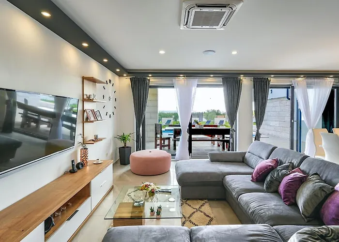 Fa Exclusive بيت للعطل *