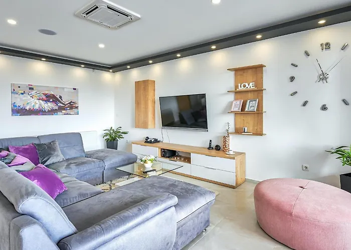 Fa Exclusive بيت للعطل زادار