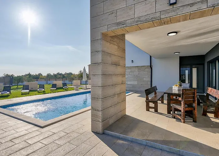 Fa Exclusive بيت للعطل