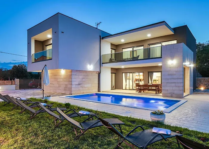 Nyaraló Fa Exclusive Zára